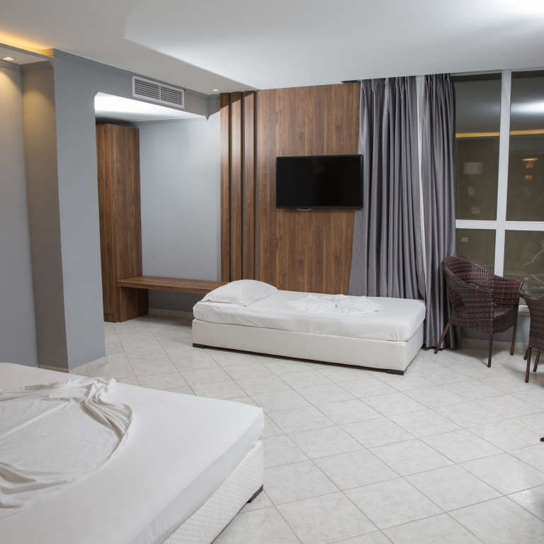 Three persons room 3 (Double Bed / Single Bed) Three persons room 3 (Double Bed / Single Bed)